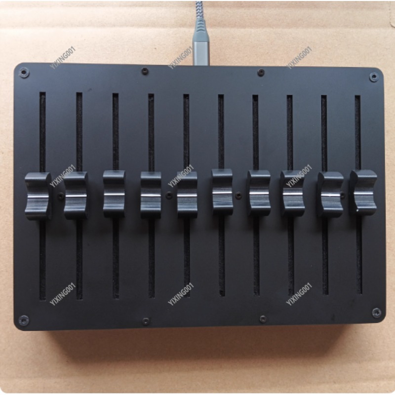Controller fader MIDI USB a 10 - Audio Music Software recensione e prezzo